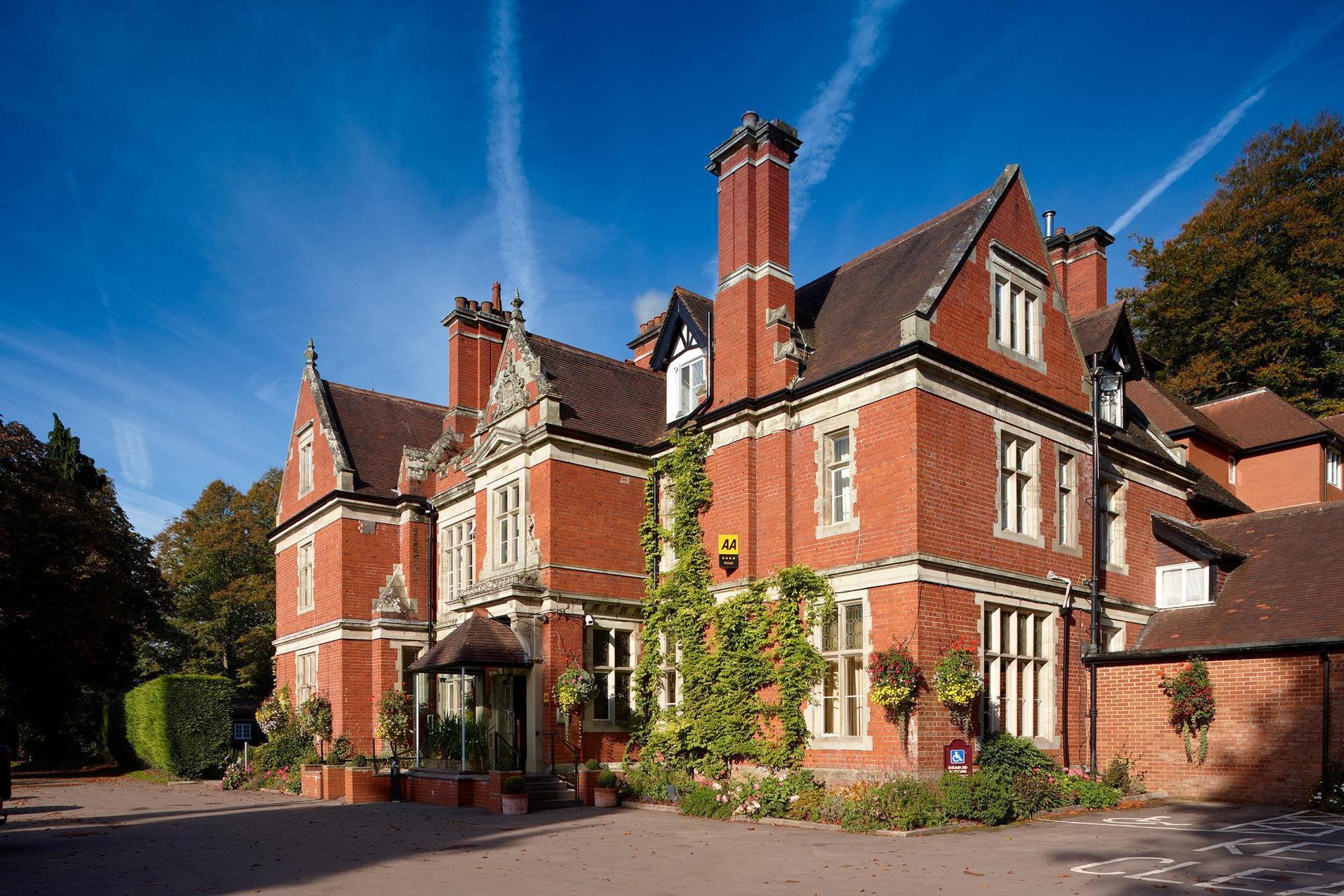 The Coed-Y-Mwstwr Hotel Bridgend  Bagian luar foto