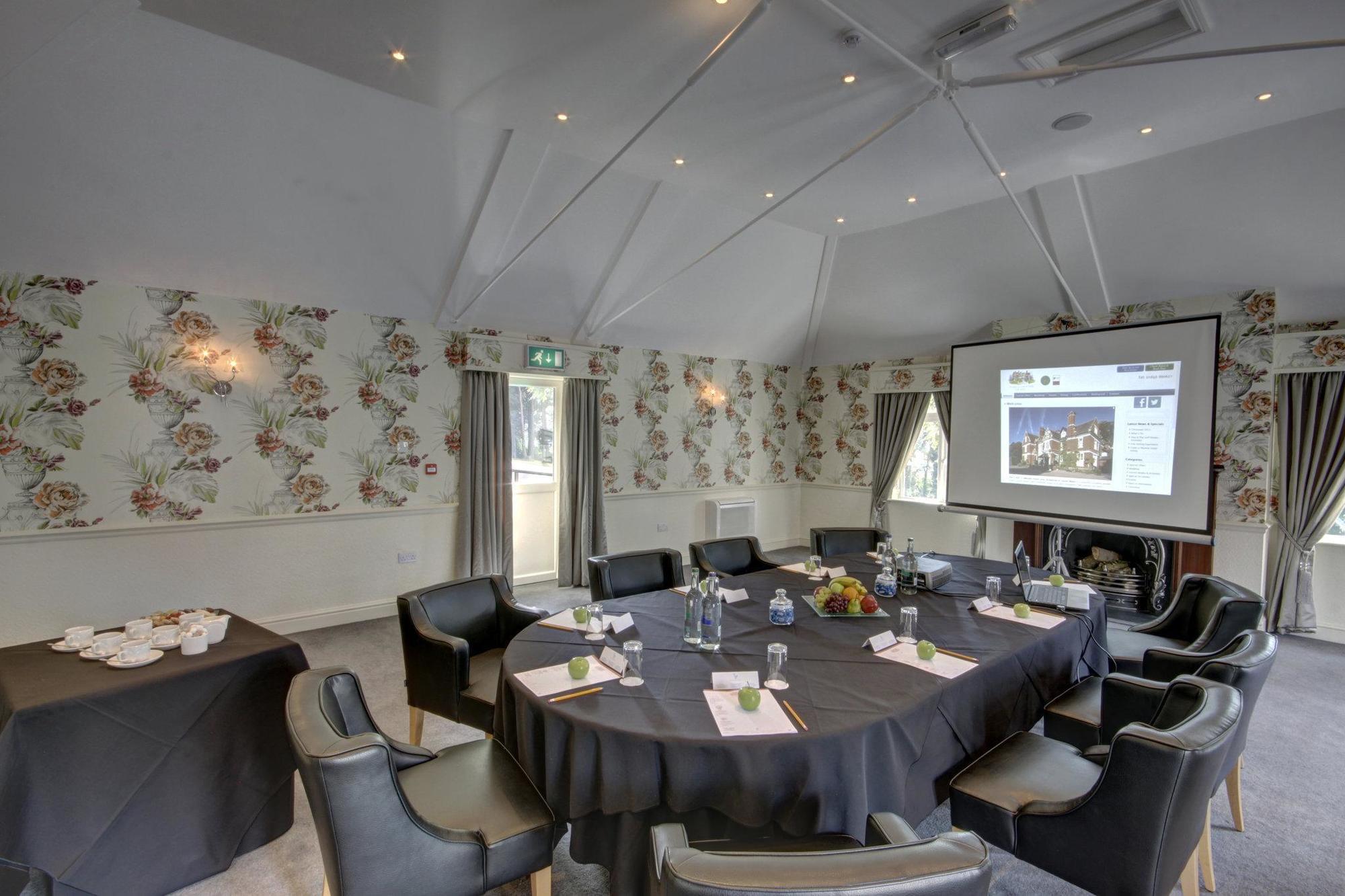 The Coed-Y-Mwstwr Hotel Bridgend  Bagian luar foto