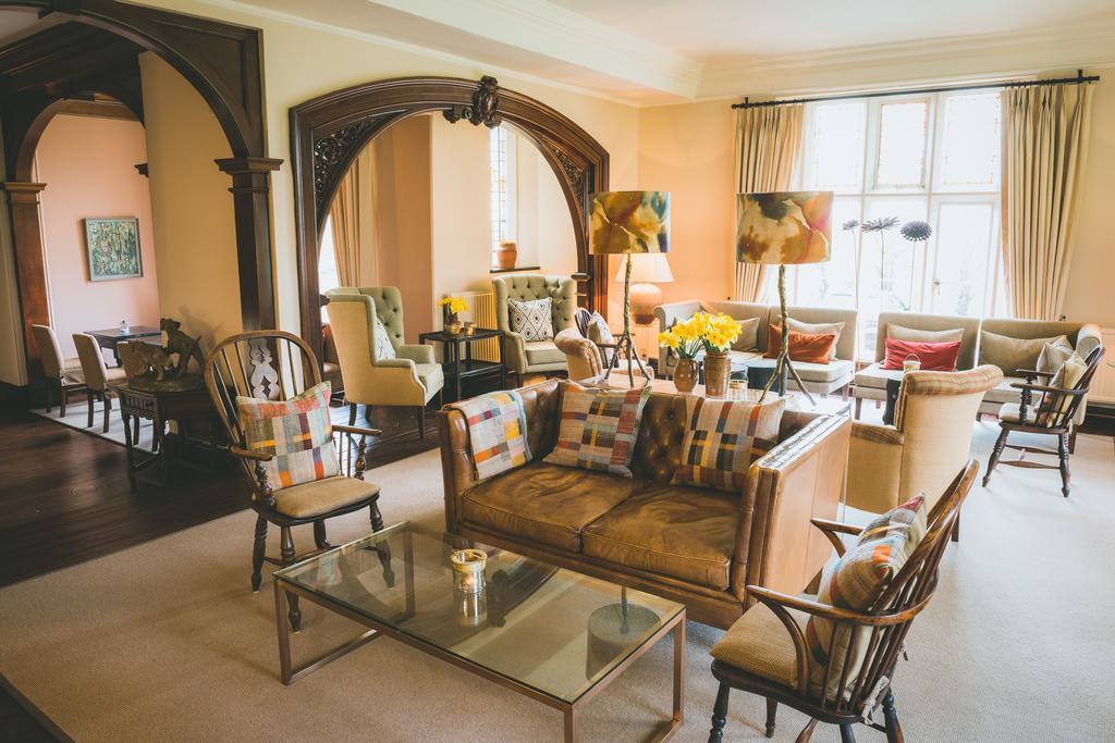 The Coed-Y-Mwstwr Hotel Bridgend  Bagian luar foto