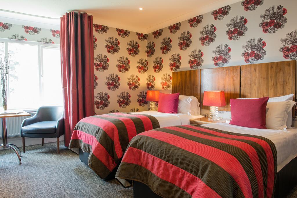 The Coed-Y-Mwstwr Hotel Bridgend  Ruang foto