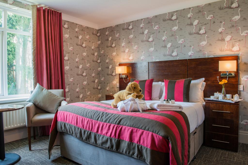 The Coed-Y-Mwstwr Hotel Bridgend  Bagian luar foto