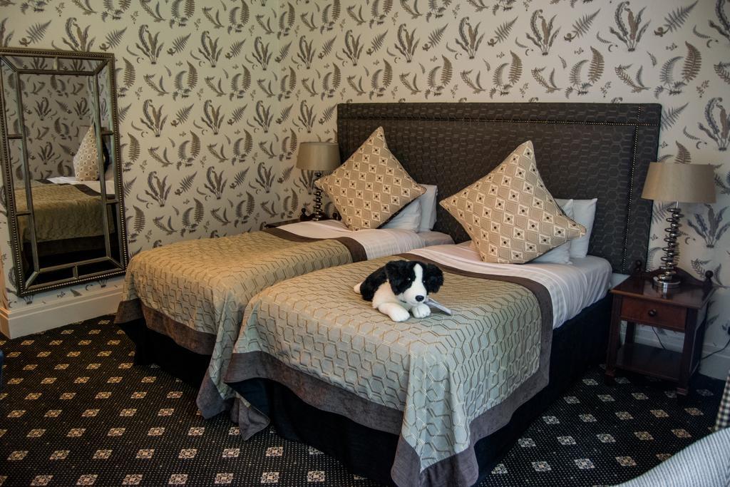 The Coed-Y-Mwstwr Hotel Bridgend  Bagian luar foto